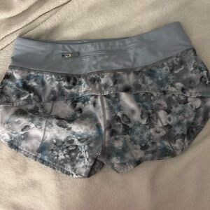 Lululemon Shorts 2.5in